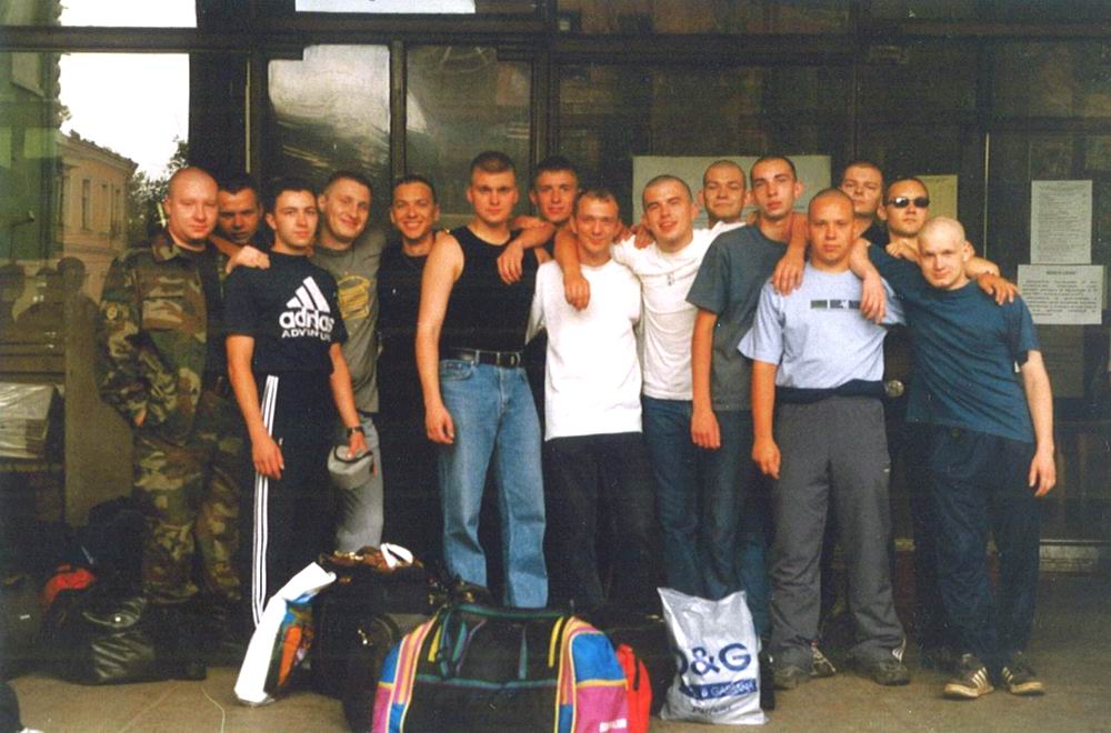 Ребята группы перед военными сборами (лето 2002)