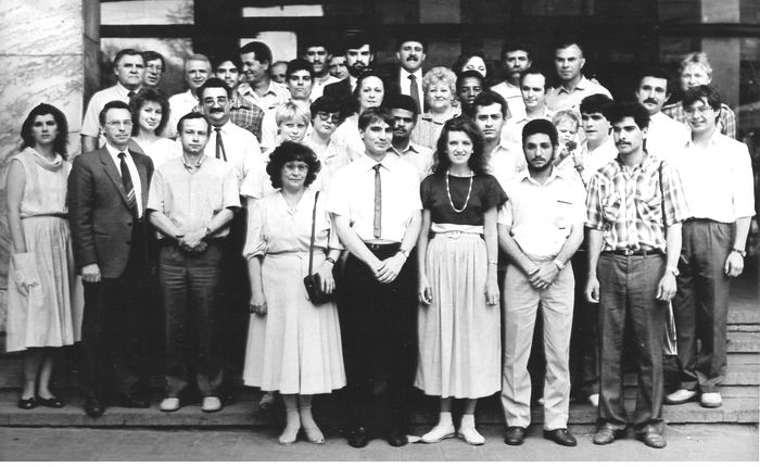 Фотография выпуска иностранных студентов МИХМа-1988 года